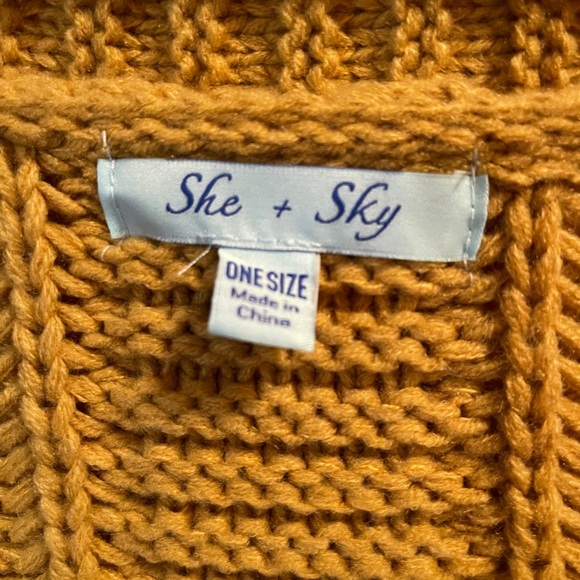 She & Sky sweater - Picture 5 of 5